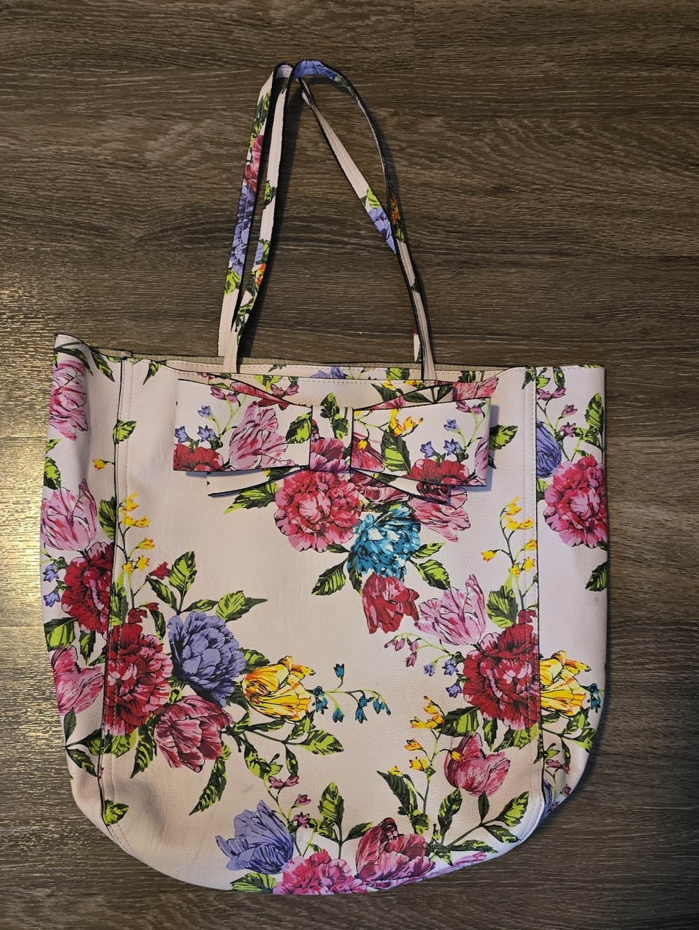 Betsey Johnson Bow Tote. NWT